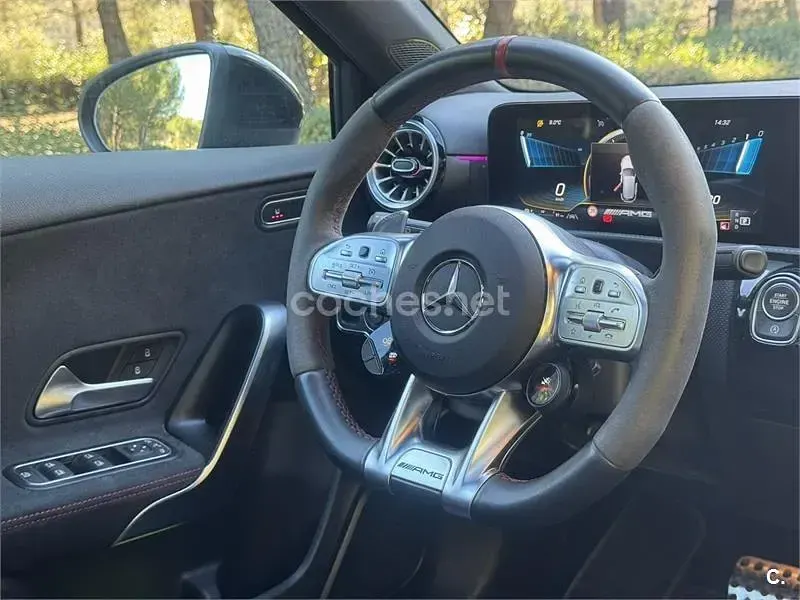 Usado Mercedes A45 AMG 421 CV (309 kW) 2022 Negro Utilitario