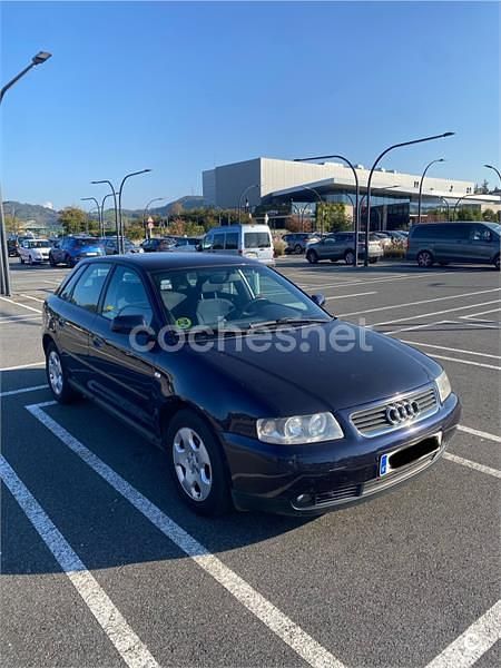 Usado Audi A3 Attraction 125 CV (91 kW) 2001 Azul Berlina