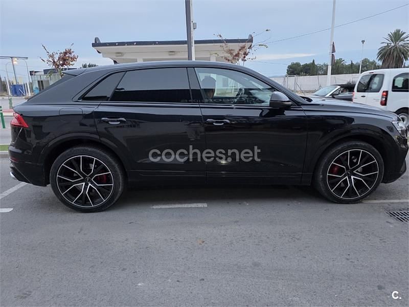 Usado Audi Q8 Premium 435 CV (319 kW) 2020 Rojo SUV