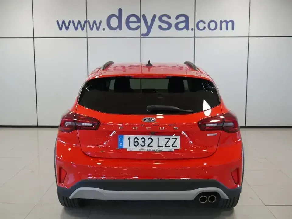 Usado Ford Focus Active 155 CV (114 kW) 2022 Rojo Berlina