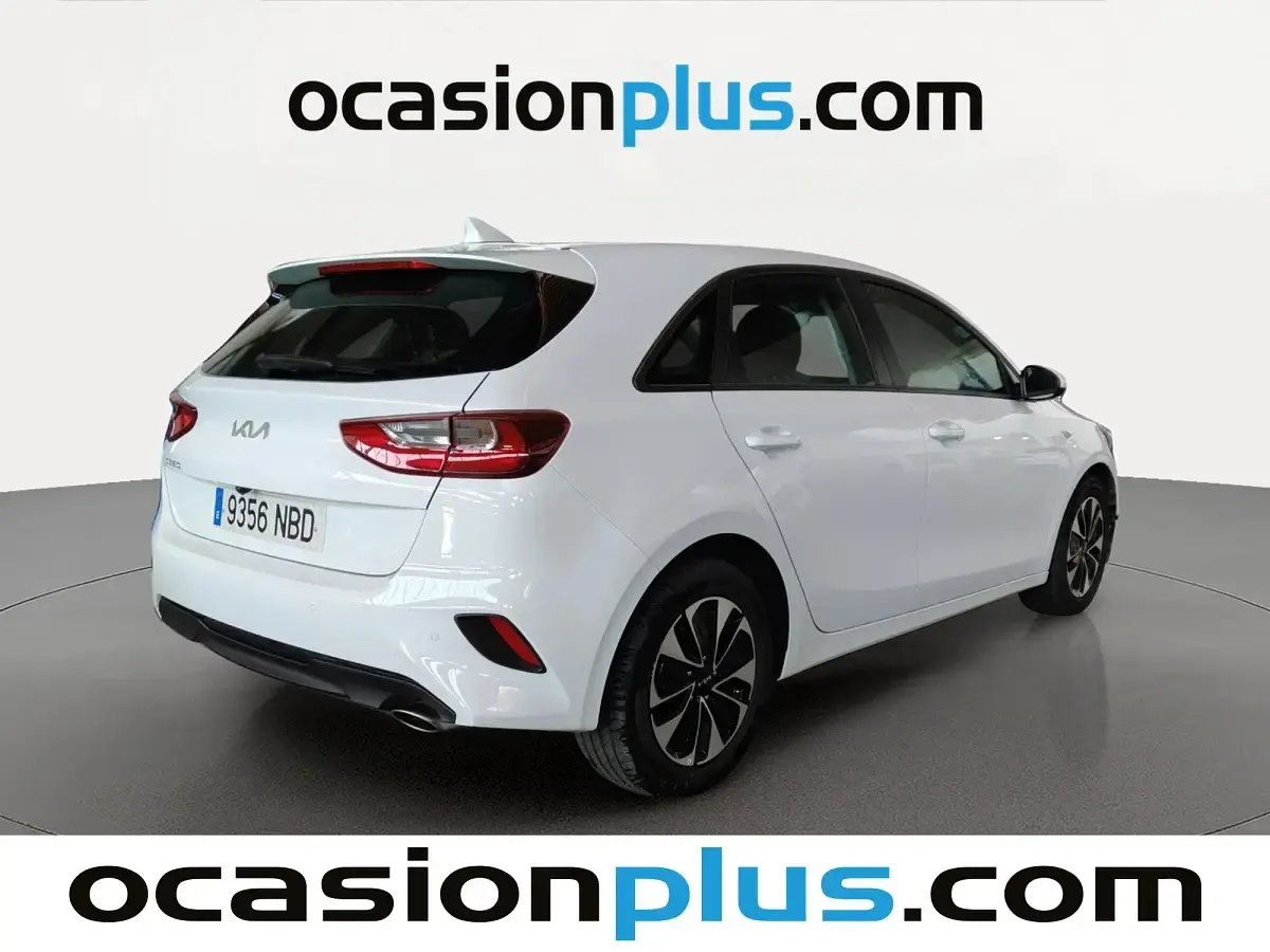Usado Kia Ceed 100 CV (73 kW) 2025 Blanco Utilitario