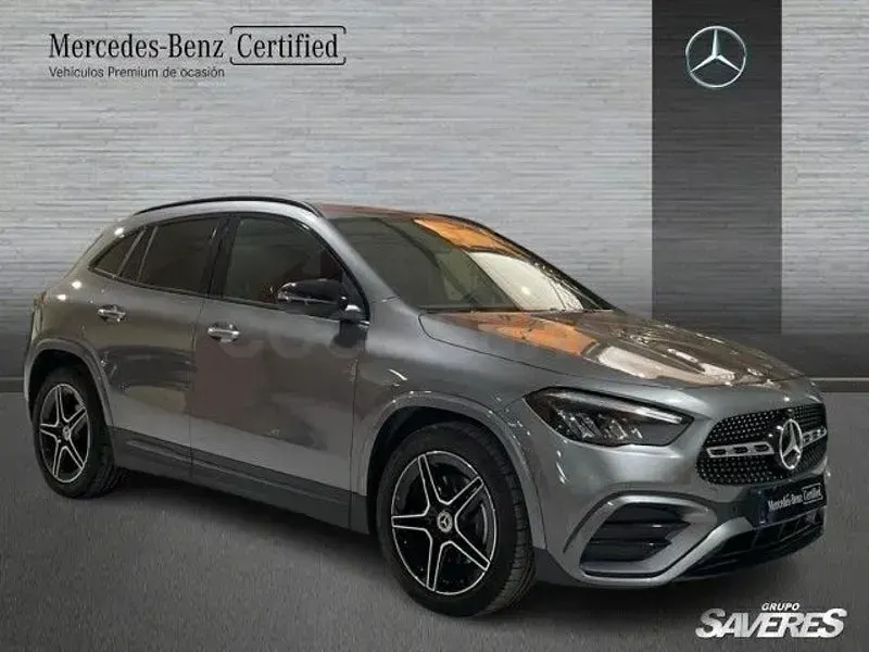 Usado Mercedes GLA200 150 CV (110 kW) 2025 Gris / plata SUV