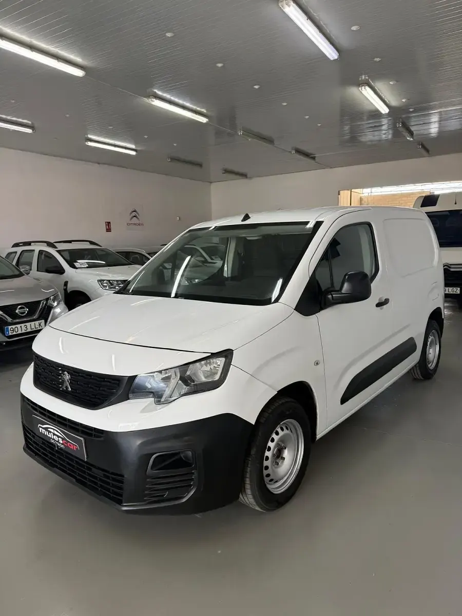 Usado Citroën Berlingo 102 CV (75 kW) 2021 Blanco Monovolumen