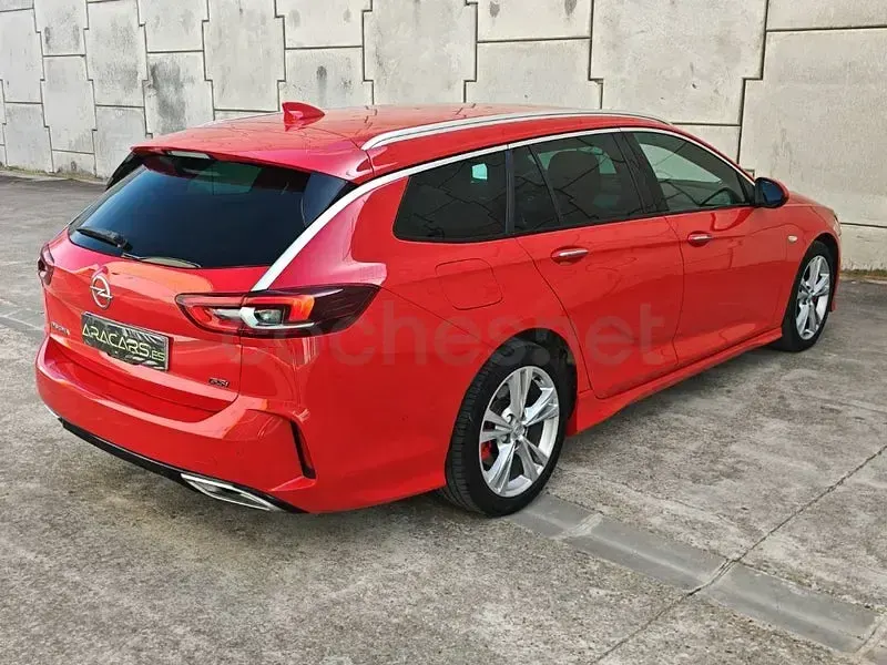 Usado Opel Insignia 210 CV (154 kW) 2019 Rojo Familiar