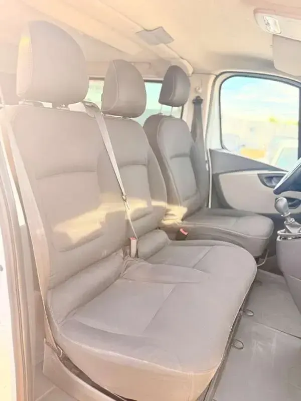 Usado Renault Trafic 95 CV (69 kW) 2016 Blanco Monovolumen