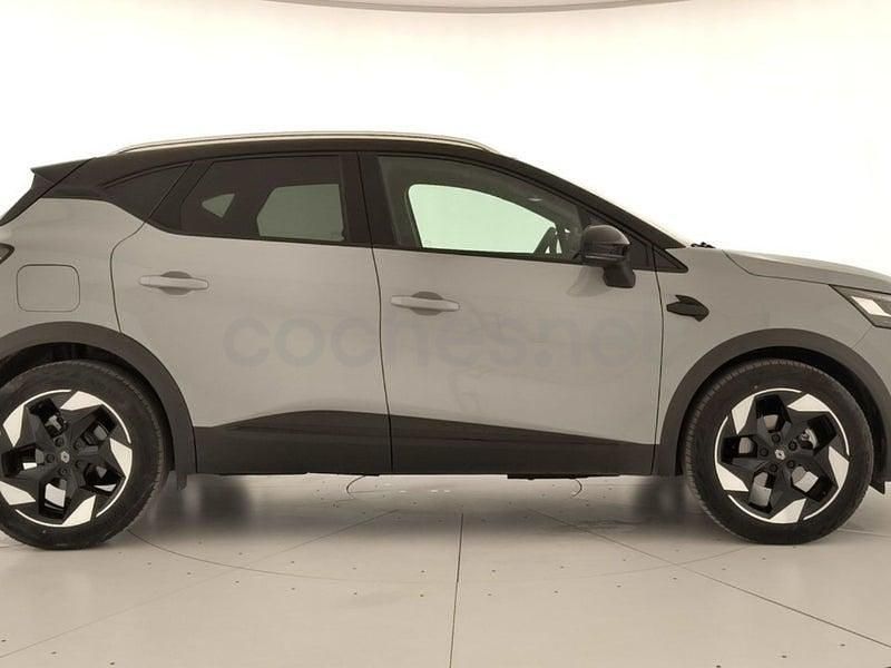 Usado Renault Captur Techno 100 CV (73 kW) 2025 Gris / plata SUV