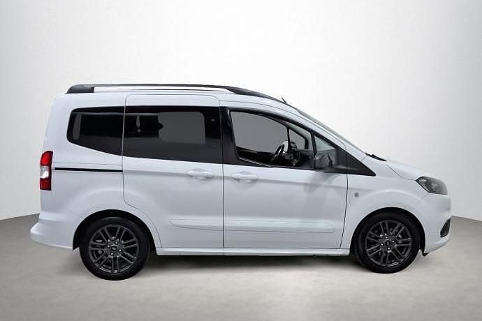 Usado Ford Tourneo Sport 100 CV (73 kW) 2019