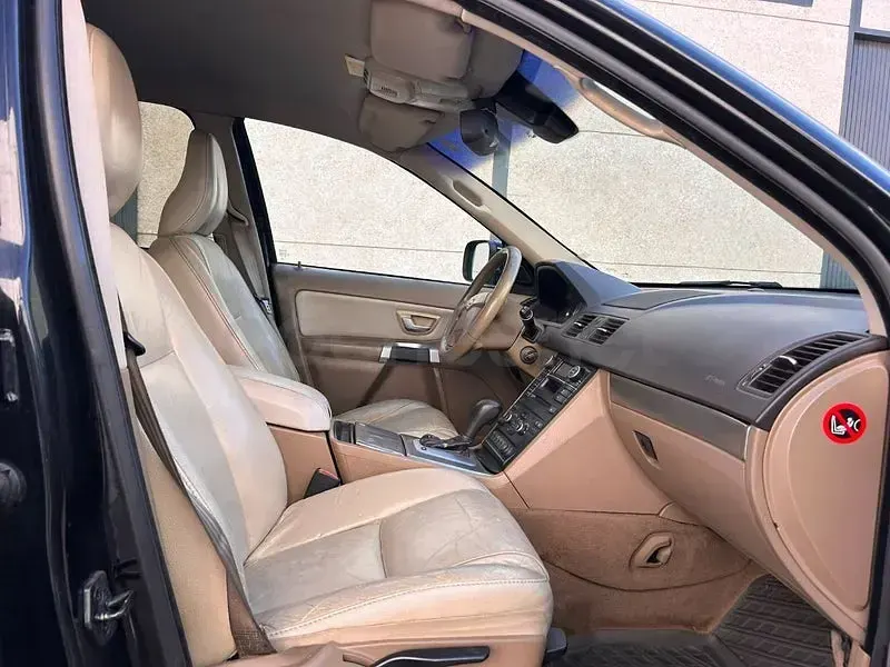 Usado Volvo XC90 R-Design 163 CV (119 kW) 2012 Negro SUV