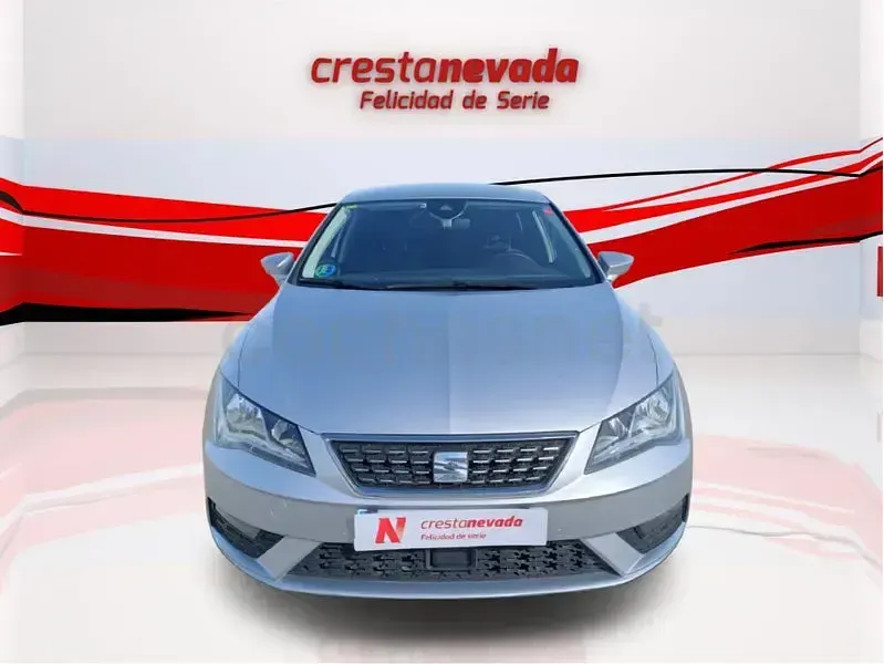 Usado Seat Leon XCELLENCE 130 CV (95 kW) 2020 Gris / plata Berlina