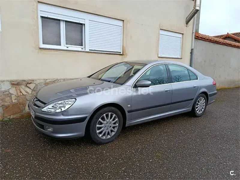 Usado Peugeot 607 160 CV (117 kW) 2004 Gris / plata Berlina