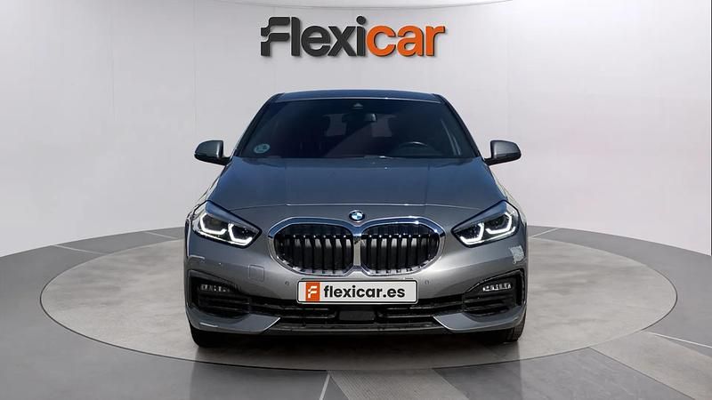 Usado BMW 118 Comfort Edition 150 CV (110 kW) 2022 Gris Utilitario
