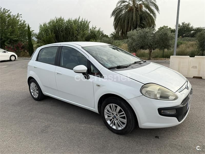 Blanco Usado 2010 Fiat Punto Evo Dynamic Utilitario | 4200 € (Precio justo) - Imagen 1/4