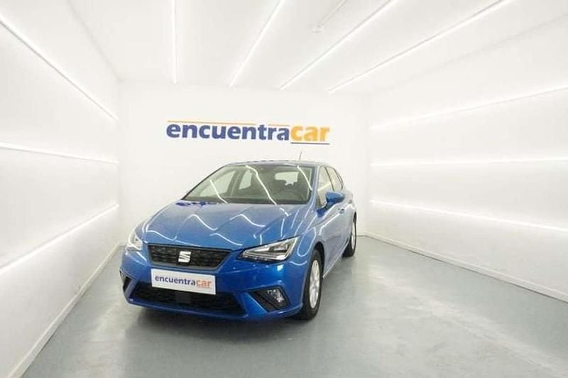 Usado Seat Ibiza Style 116 CV (85 kW) 2023 Azul Utilitario