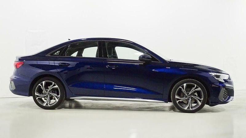 Usado Audi A3 S-Line 150 CV (110 kW) 2022 Azul Berlina