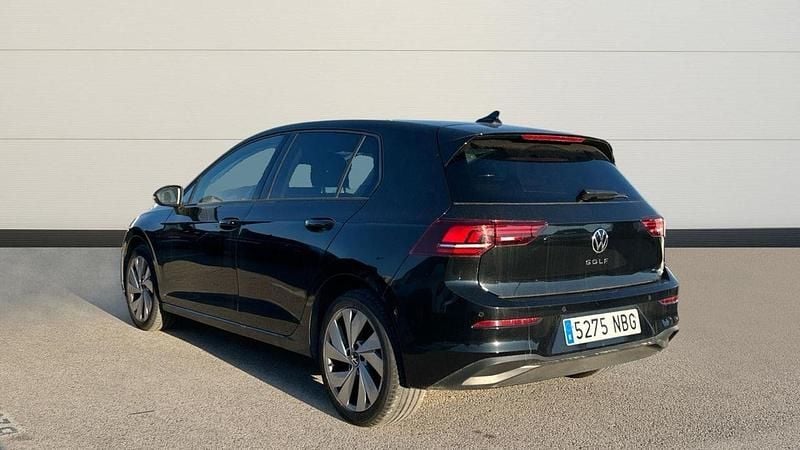 Usado VW Golf VIII 115 CV (84 kW) 2025 Negro Utilitario