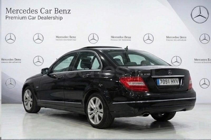 Usado Mercedes C220 170 CV (125 kW) 2013 Negro Berlina