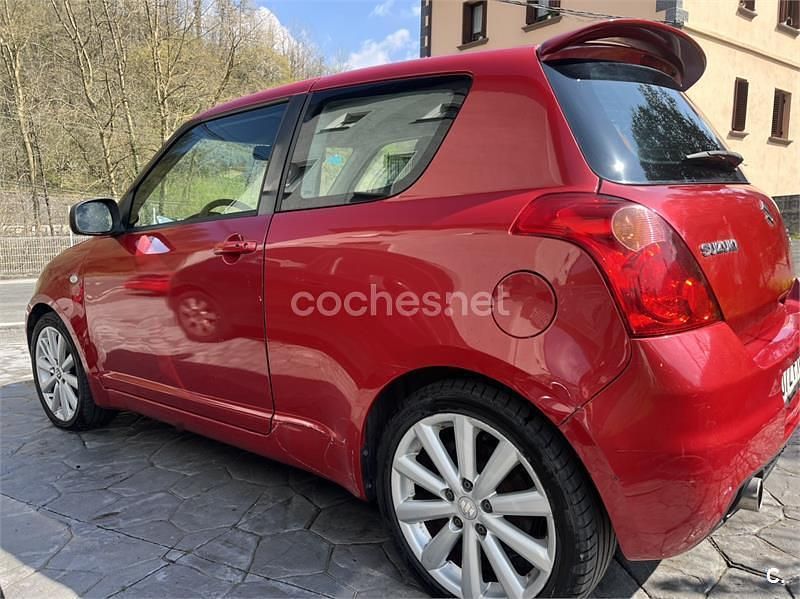 Usado Suzuki Swift Sport 125 CV (91 kW) 2007 Rojo Utilitario