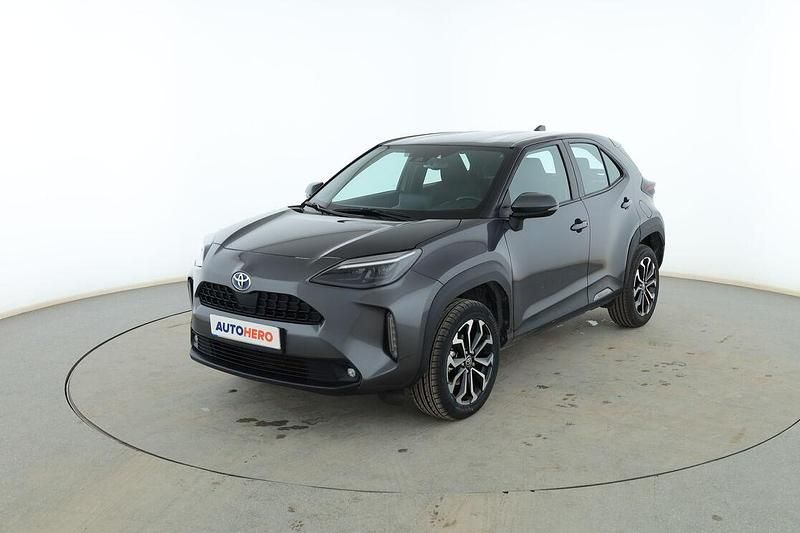 Usado Toyota Yaris Cross Active 116 CV (85 kW) 2022 Gris SUV