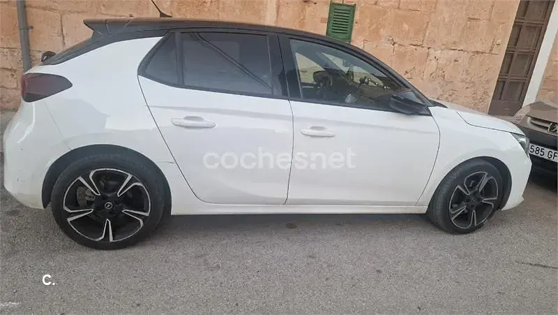 Usado Opel Corsa GS Line 100 CV (73 kW) 2021 Blanco Utilitario