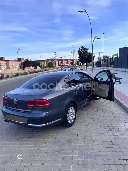 Usado VW Passat Advance 140 CV (102 kW) 2012 Azul Berlina