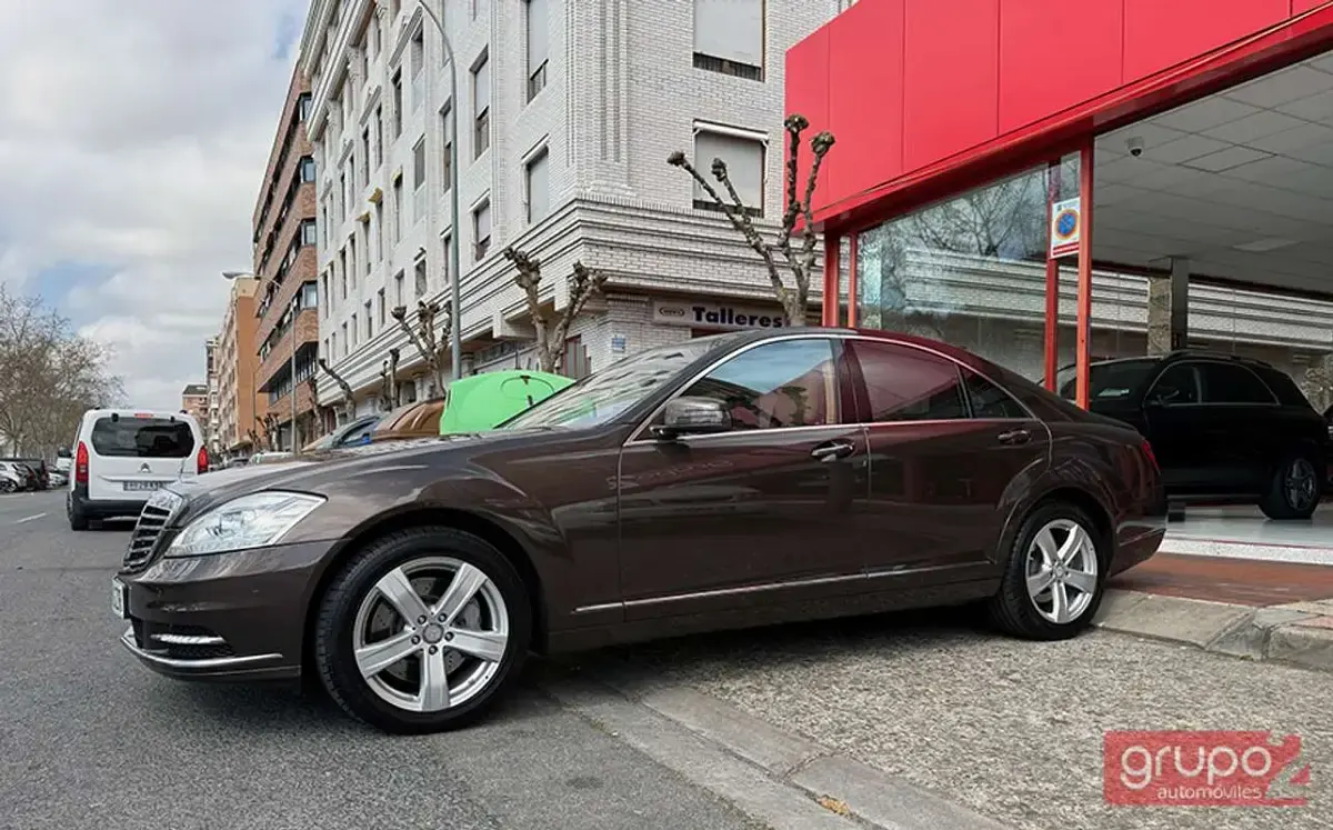 Usado Mercedes S500 387 CV (284 kW) 2010 Marrón Berlina