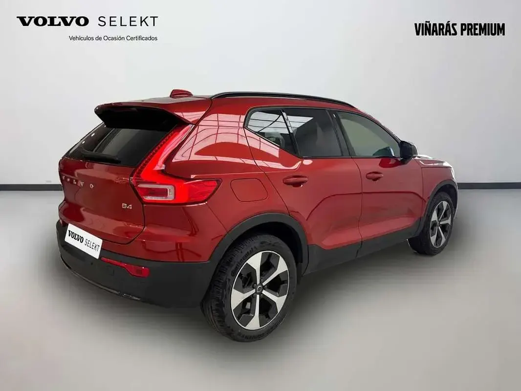 Usado Volvo XC40 Plus 197 CV (144 kW) 2024 Rojo SUV