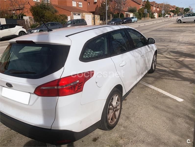 Usado Ford Focus Trend 120 CV (88 kW) 2016 Blanco Familiar