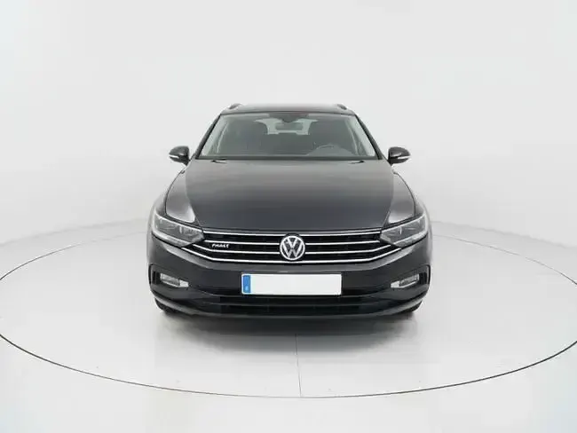 Usado VW Passat Business 150 CV (110 kW) 2022 Negro Familiar
