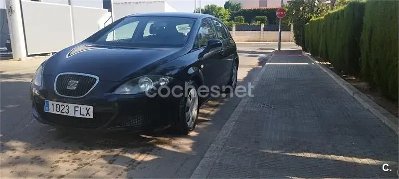 Usado Seat Leon Reference 105 CV (77 kW) 2007 Negro Utilitario