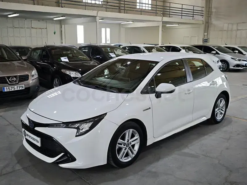 Usado Toyota Corolla Active 122 CV (89 kW) 2019 Blanco Berlina