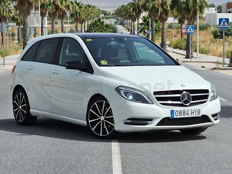 Usado Mercedes B180 109 CV (80 kW) 2015 Blanco Utilitario