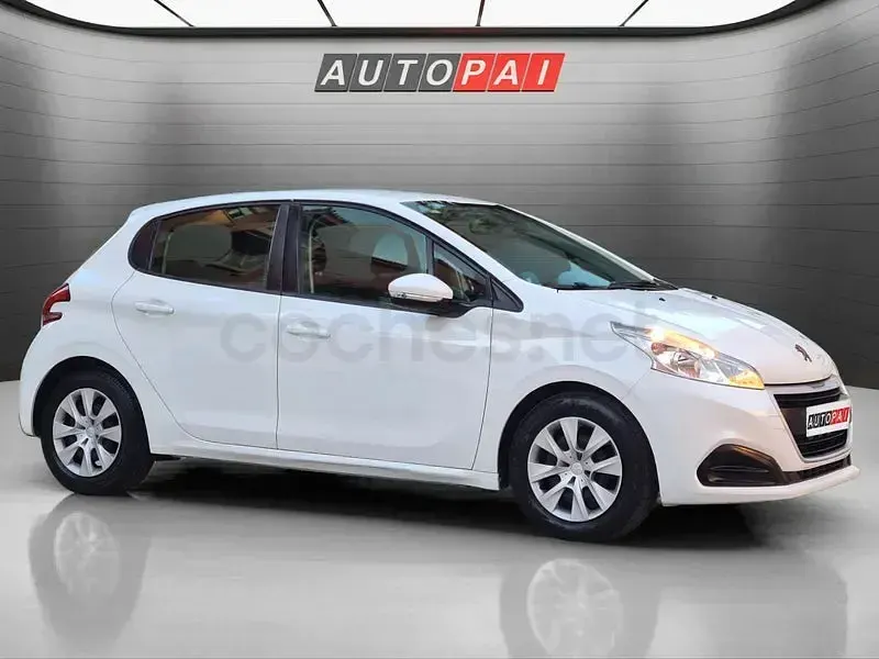 Usado Peugeot 208 Access 75 CV (55 kW) 2016 Blanco Utilitario