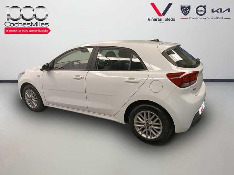 Usado Kia Rio 84 CV (61 kW) 2021 Blanco Berlina