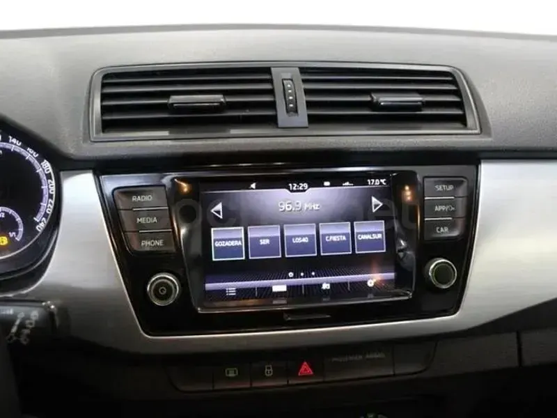 Usado Skoda Fabia Active 75 CV (55 kW) 2019 Negro Utilitario