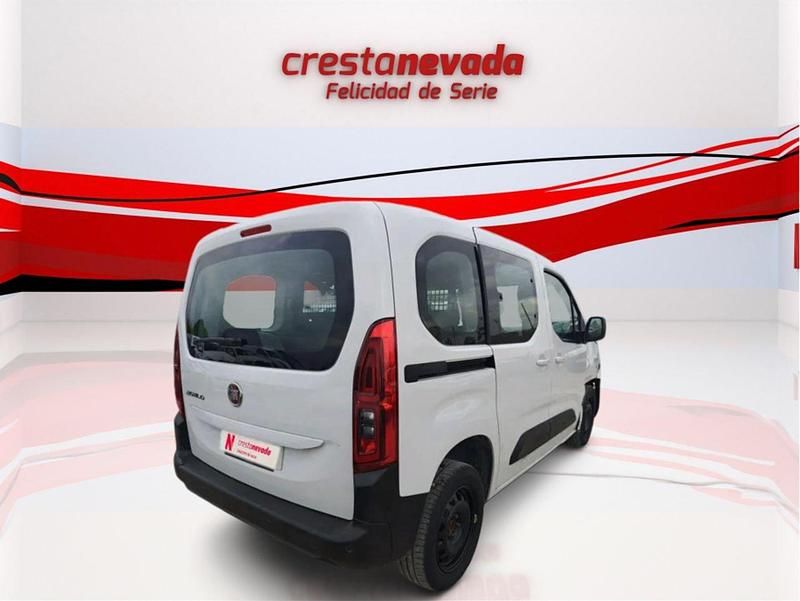 Usado Fiat Doblò 102 CV (75 kW) 2023 Blanco Monovolumen