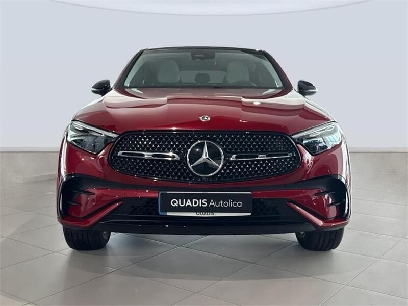 Usado Mercedes GLC300e 333 CV (244 kW) 2025 Rojo patagonia Coupe