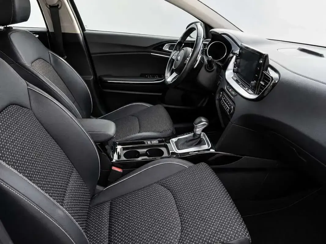 Usado Kia XCeed 141 CV (103 kW) 2021 Gris SUV