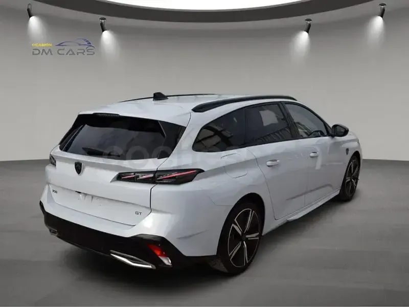 Usado Peugeot 308 SW GT 130 CV (95 kW) 2024 Blanco Familiar