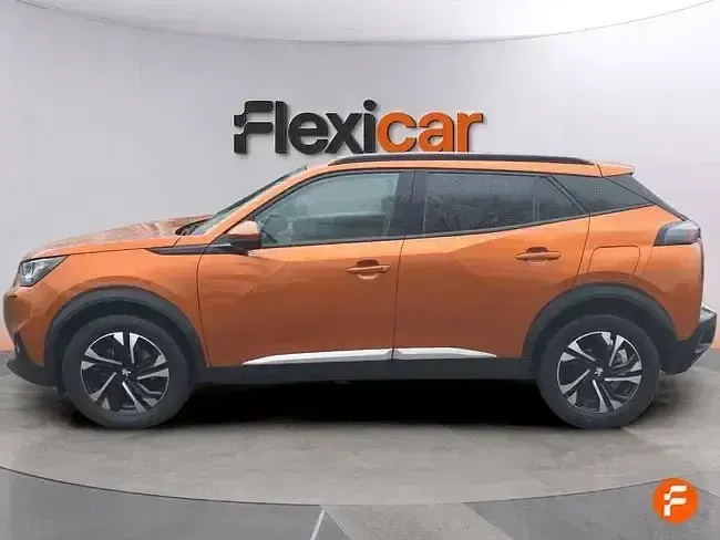 Usado Peugeot 2008 Allure 130 CV (95 kW) 2020 Naranja SUV