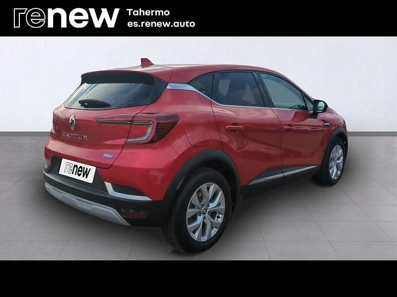 Usado Renault Captur Zen 160 CV (117 kW) 2022 Rojo SUV