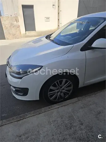 Usado Renault Mégane Business 90 CV (66 kW) 2015 Blanco Berlina