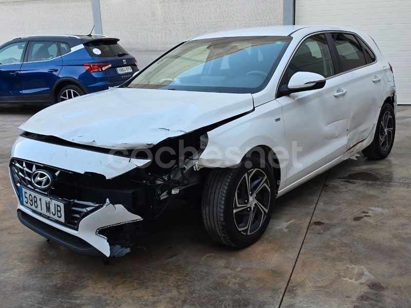 Blanco Usado 2023 Hyundai i30 Berlina | 5500 € - Imagen 1/4