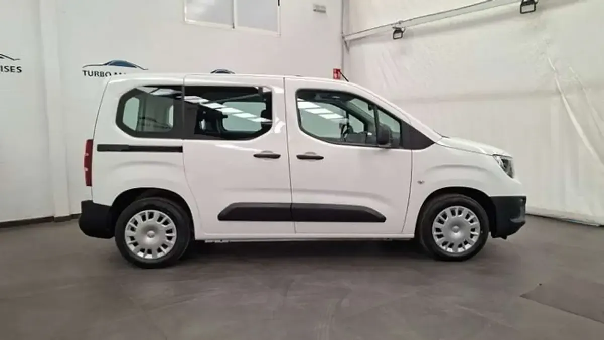 Usado Opel Combo Life Edition 102 CV (75 kW) 2021 Blanco Monovolumen
