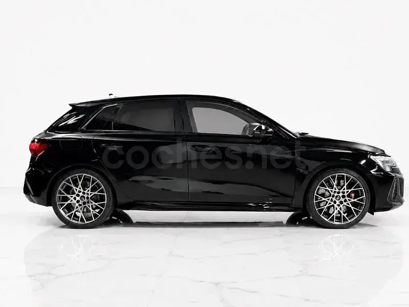 Usado Audi RS3 400 CV (294 kW) 2024 Negro Berlina