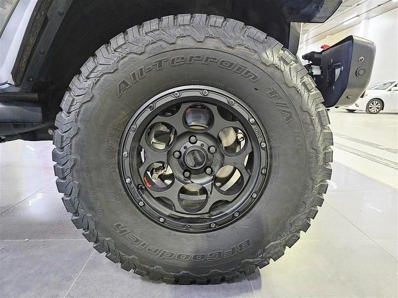 Usado Jeep Wrangler Unlimited Rubicon 270 CV (198 kW) 2019 Gris / plata SUV