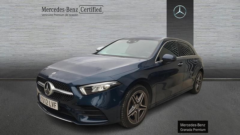 Usado Mercedes 250 AMG line 160 kW (218 CV) 2021 Azul Berlina