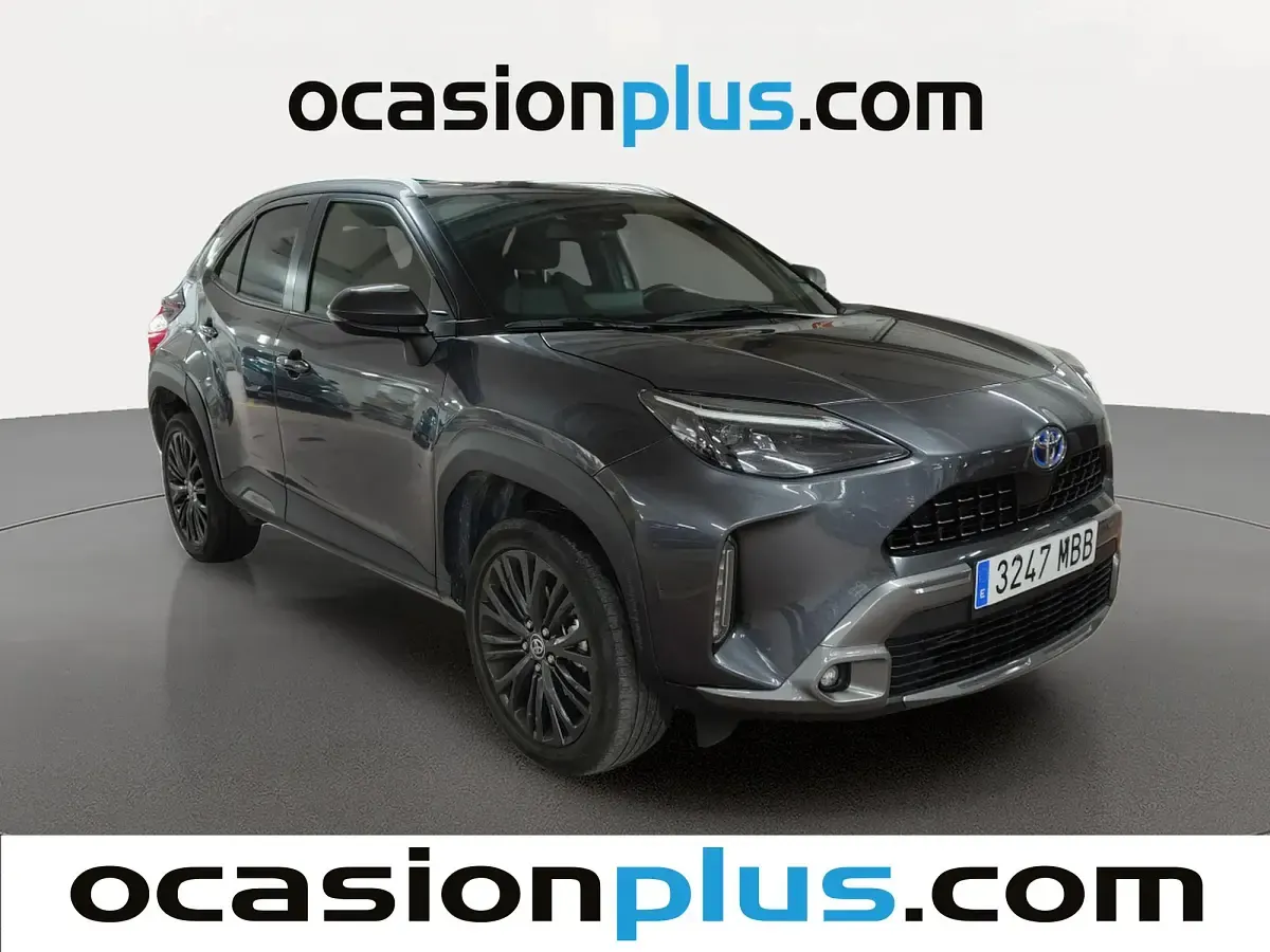 Usado Toyota Yaris Hybrid 116 CV (85 kW) 2022 Gris SUV