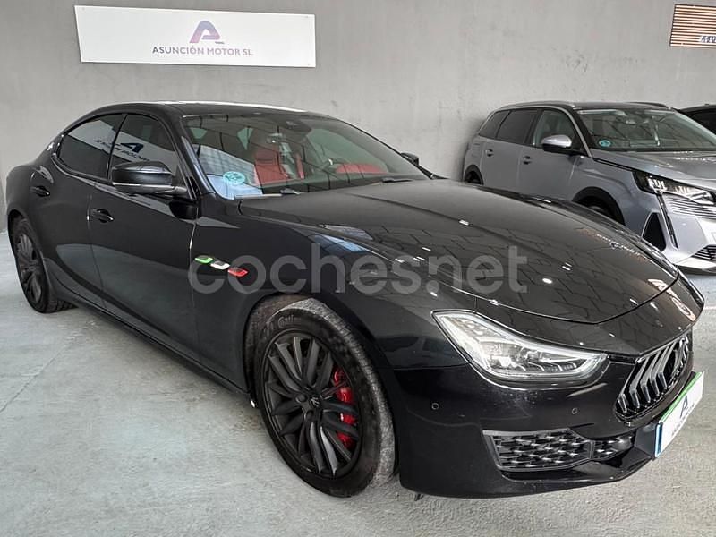 Usado Maserati Ghibli GranLusso 275 CV (202 kW) 2018 Negro Berlina