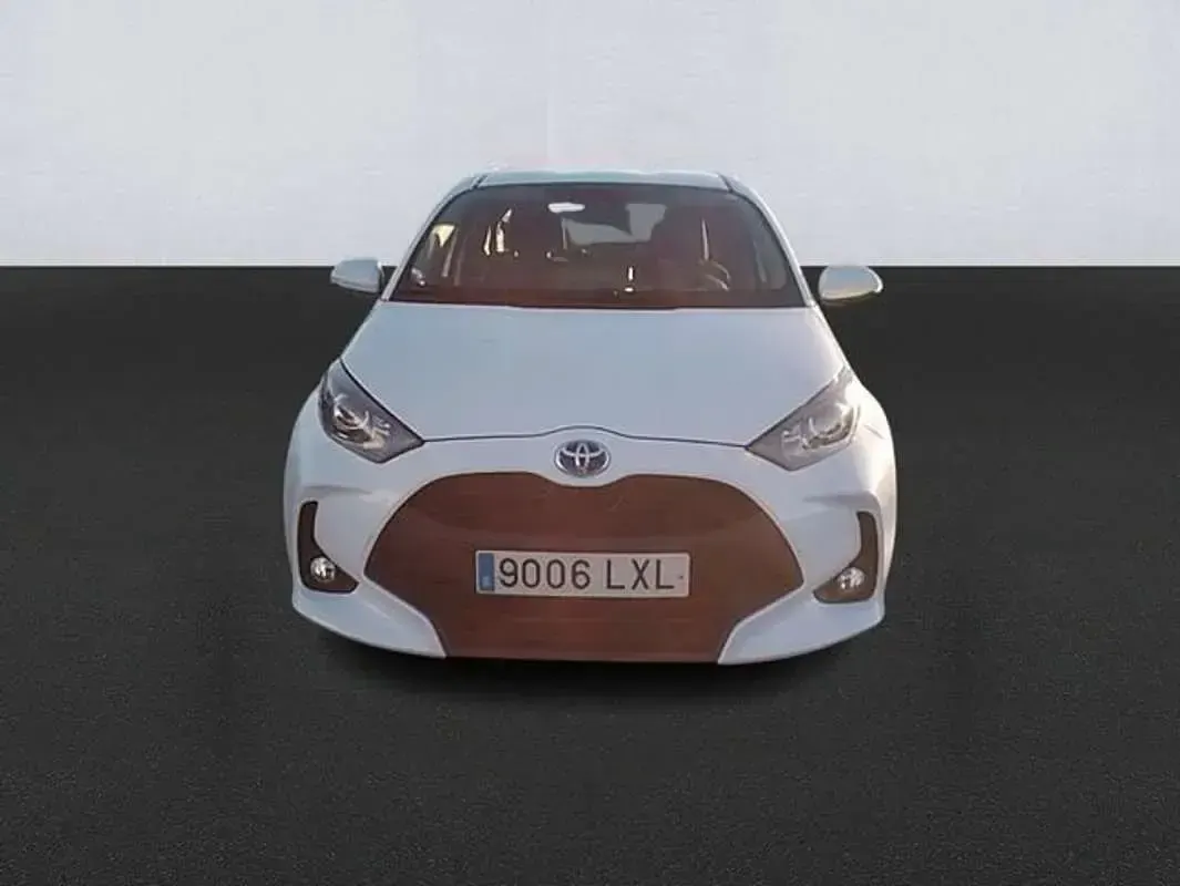 Usado Toyota Yaris Business Edition 116 CV (85 kW) 2022 Blanco Utilitario