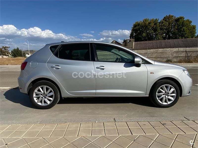 Gris / plata Usado 2014 Seat Ibiza ST Style Familiar | 6500 € (Precio justo) - Imagen 1/4